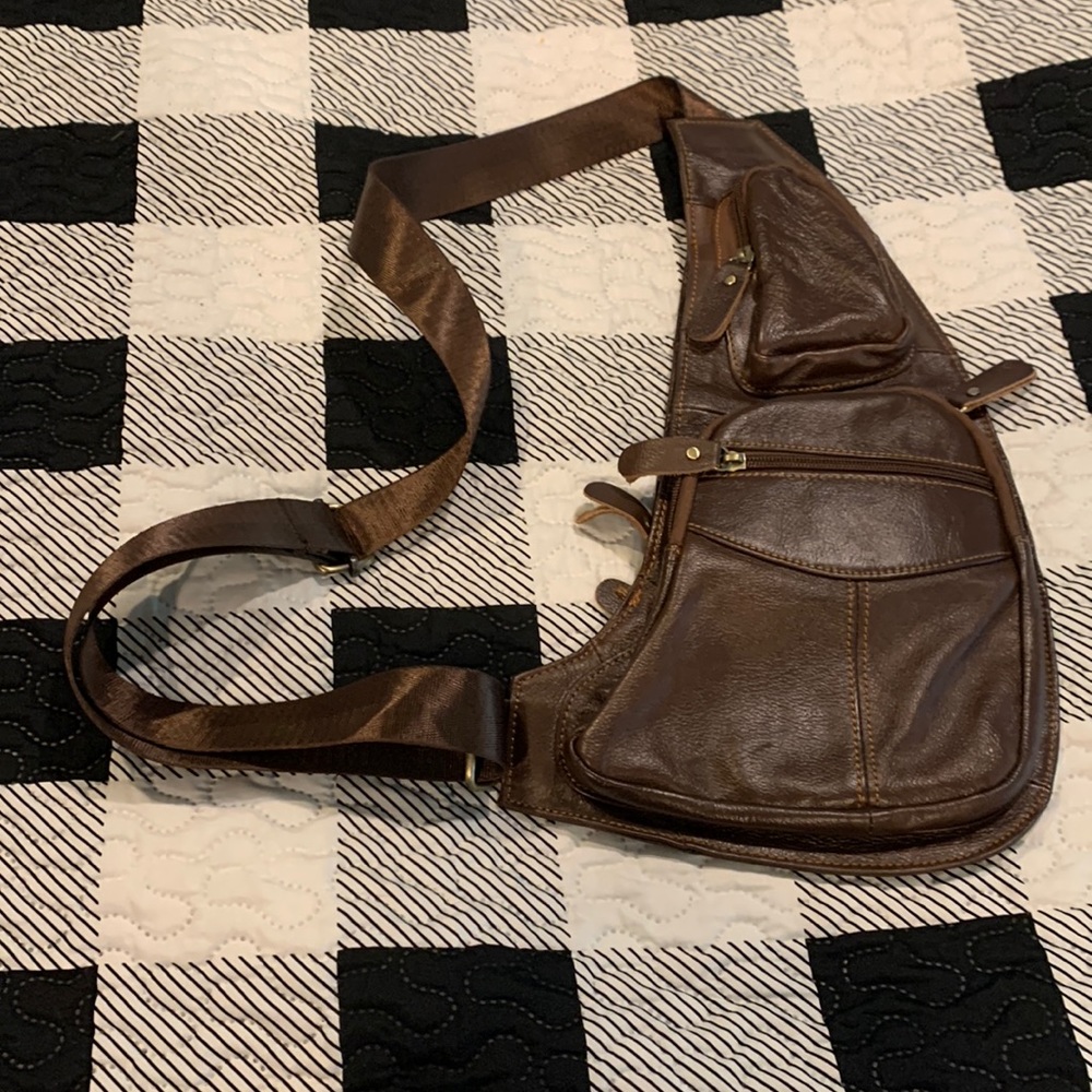 Men’s sling bag